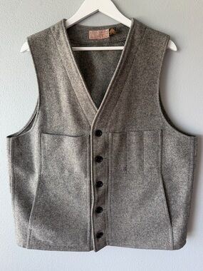 Filson grey button front Mackinaw 100% wool vest Men’s sz L